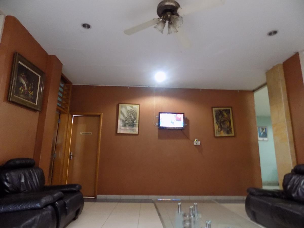 Aponye Hotel Kampala Extérieur photo
