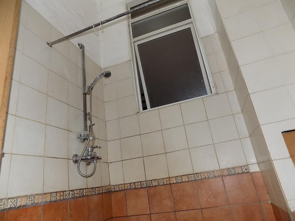 Aponye Hotel Kampala Extérieur photo