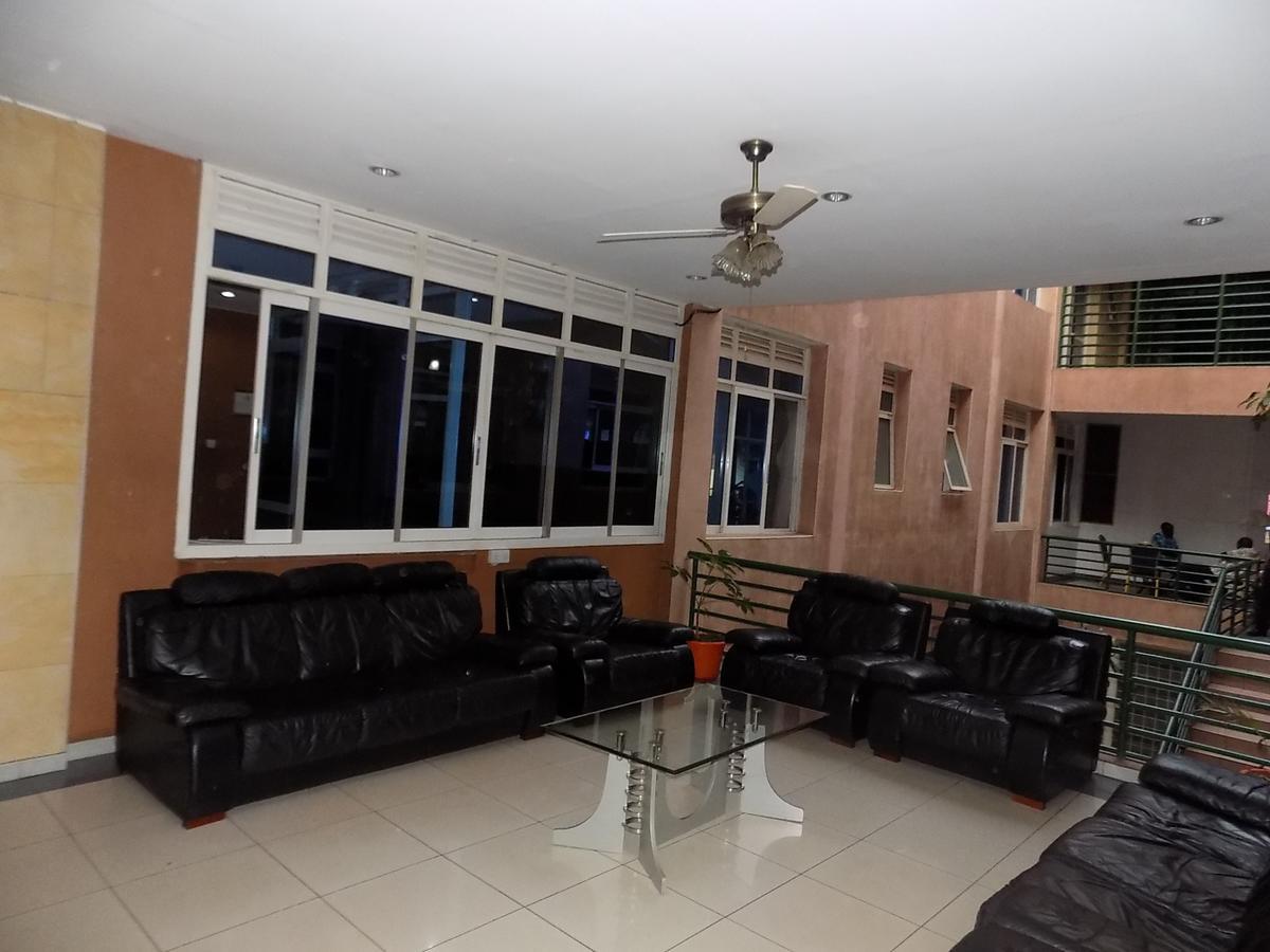 Aponye Hotel Kampala Extérieur photo
