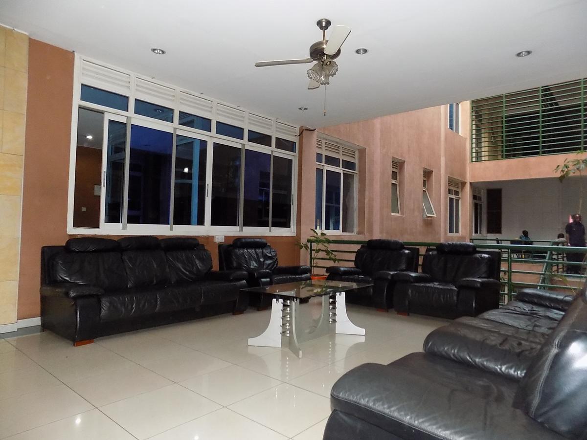 Aponye Hotel Kampala Extérieur photo