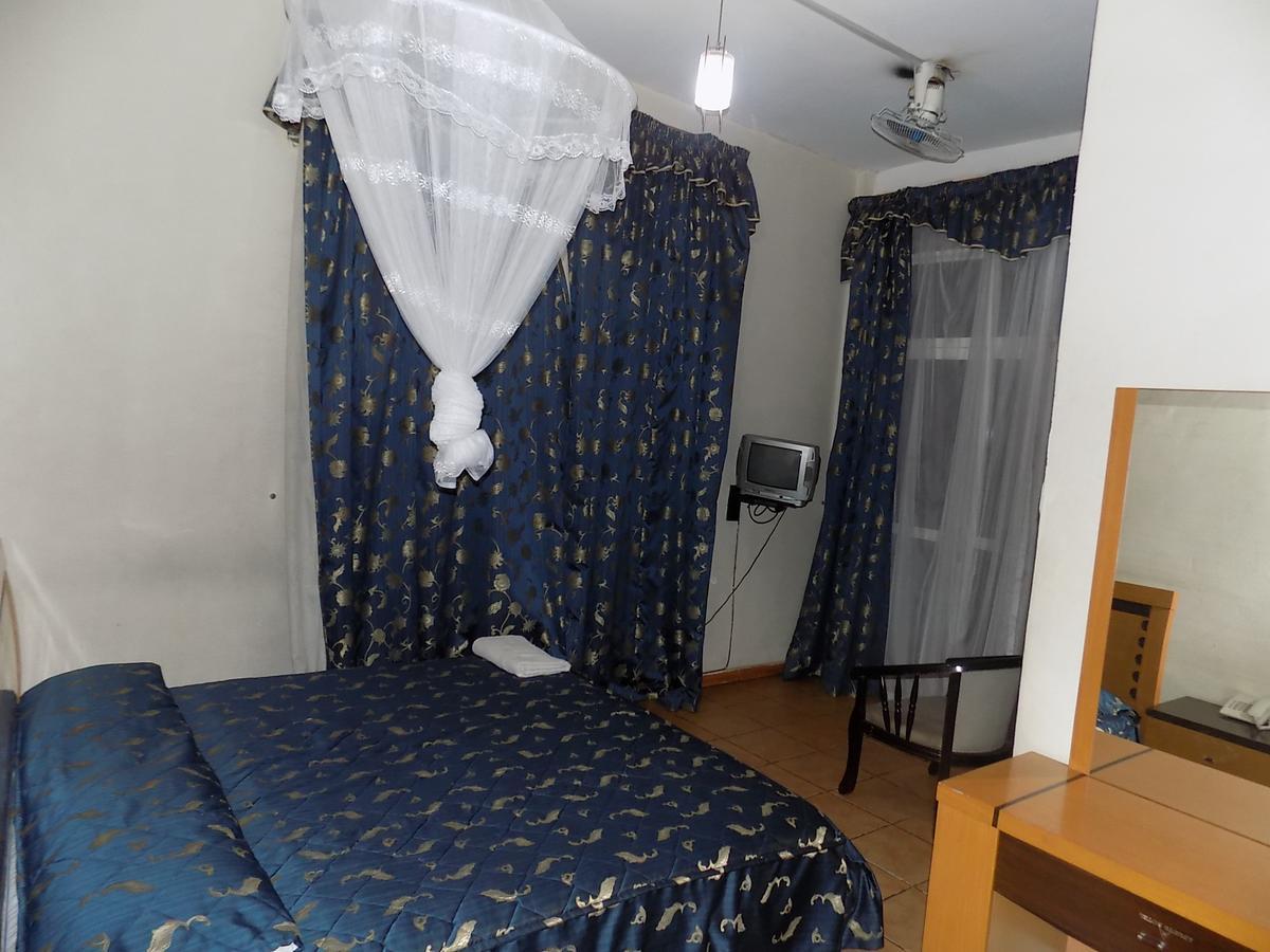 Aponye Hotel Kampala Extérieur photo