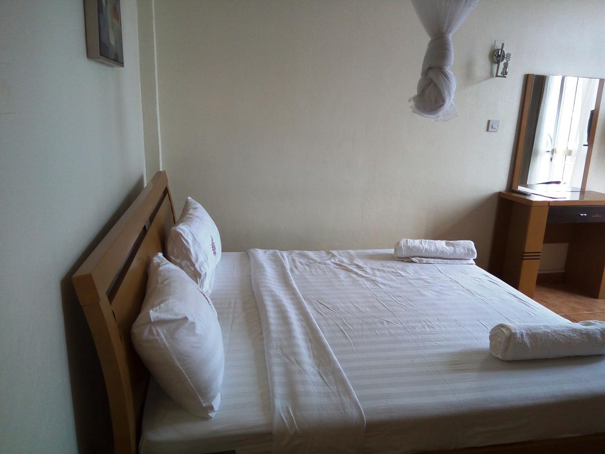 Aponye Hotel Kampala Extérieur photo