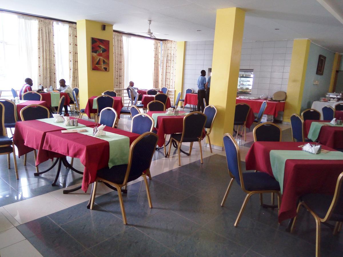 Aponye Hotel Kampala Extérieur photo