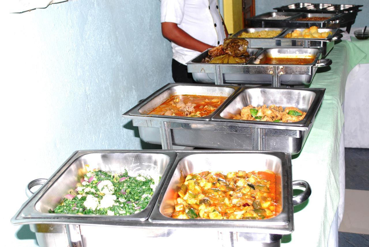 Aponye Hotel Kampala Extérieur photo
