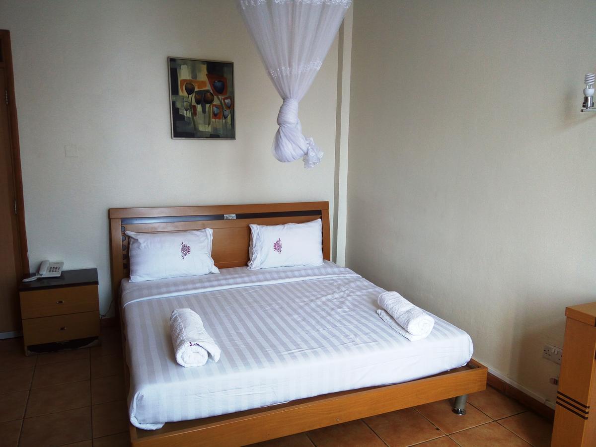 Aponye Hotel Kampala Extérieur photo