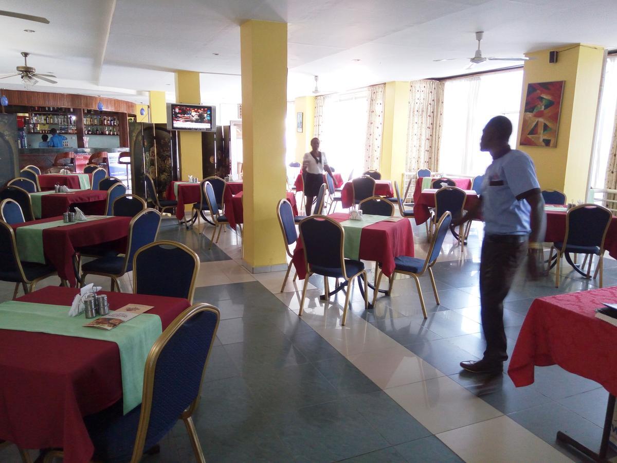 Aponye Hotel Kampala Extérieur photo