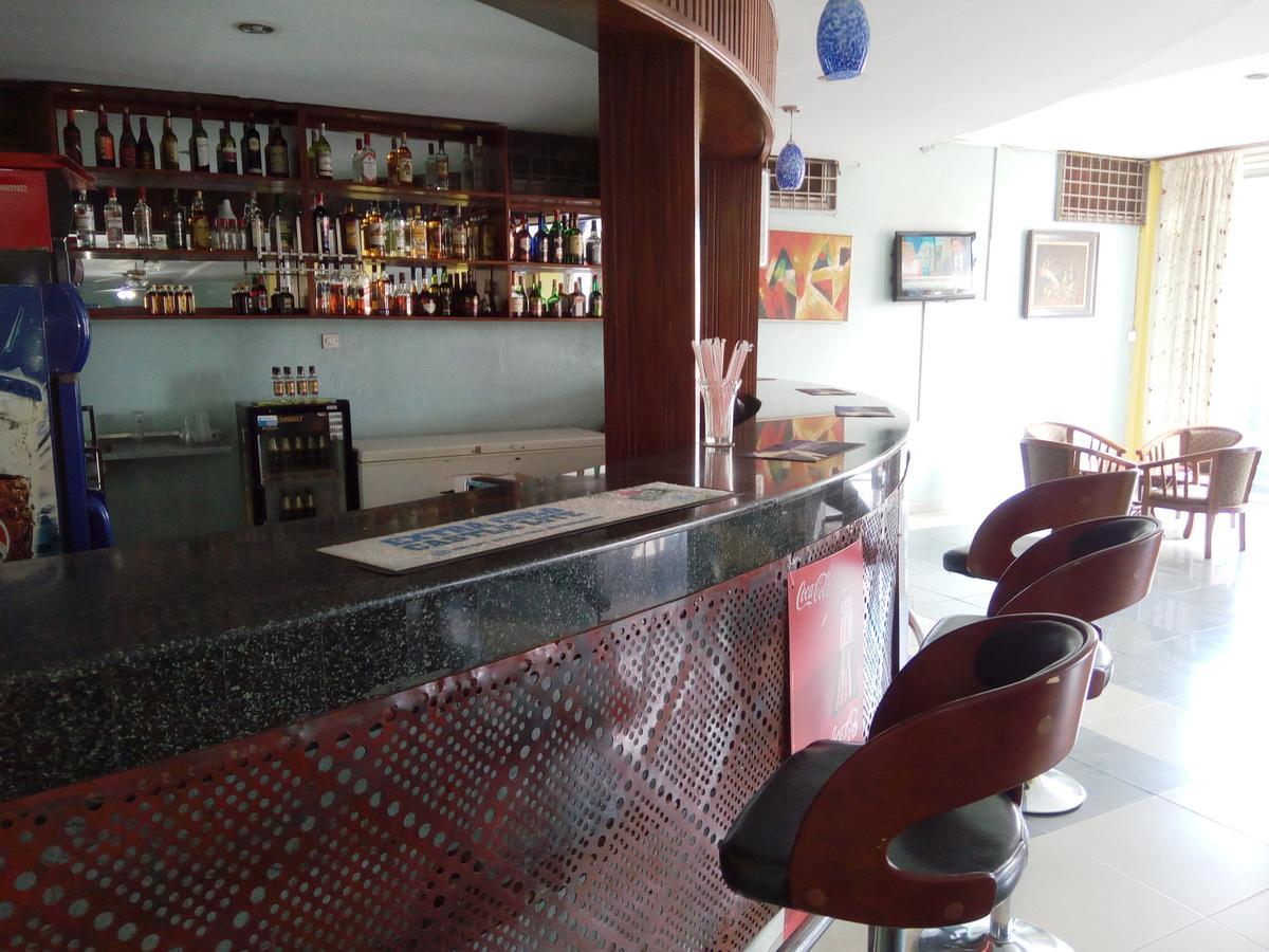 Aponye Hotel Kampala Extérieur photo