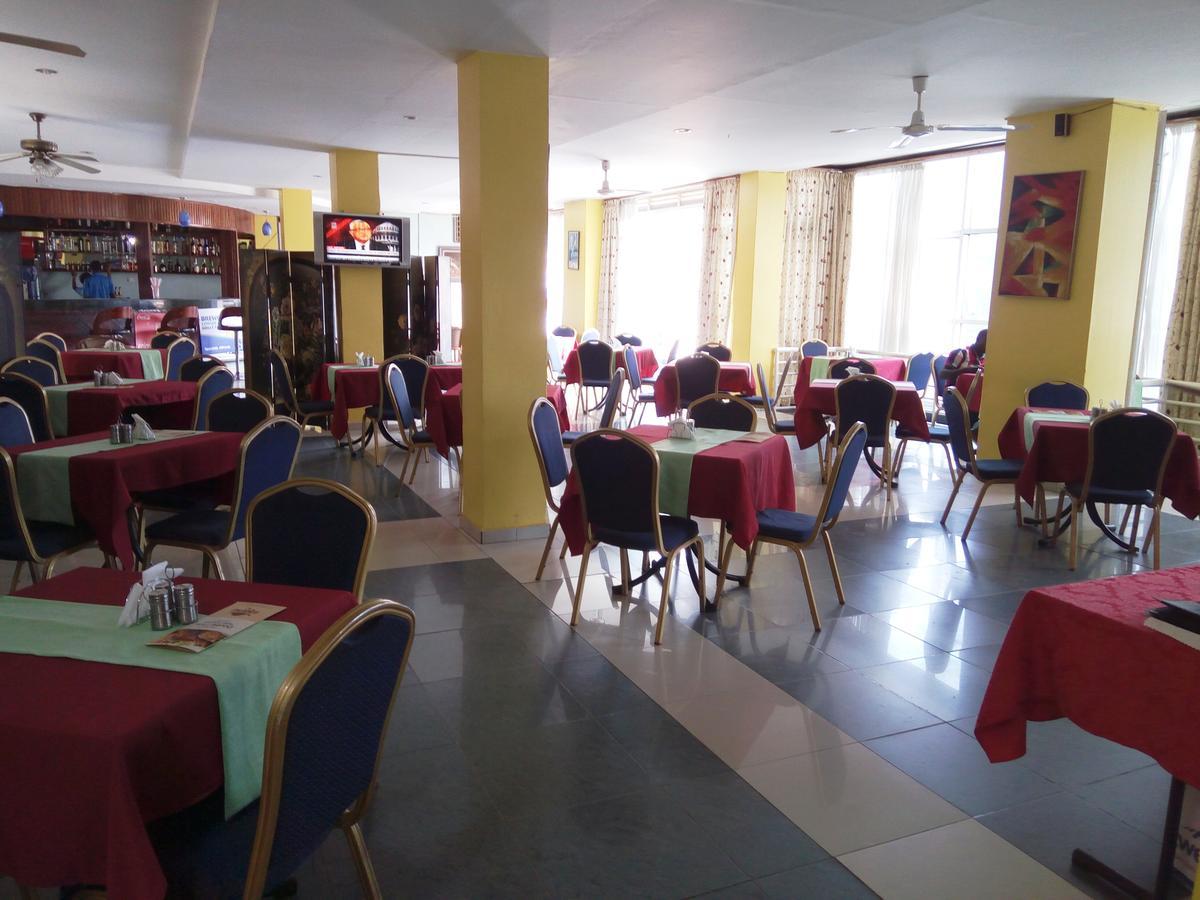 Aponye Hotel Kampala Extérieur photo