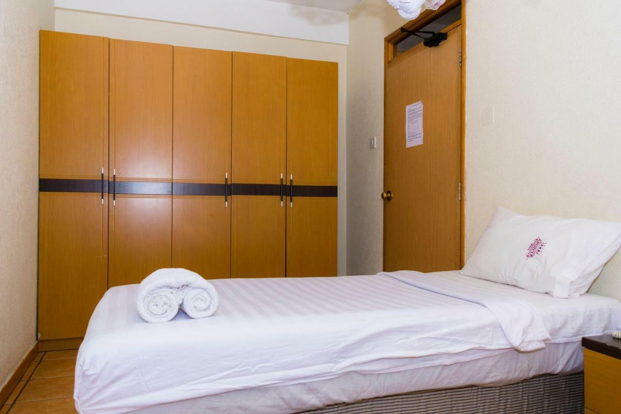 Aponye Hotel Kampala Extérieur photo